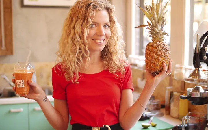 Zerya Shakeslys i sin juicebar Yes! Juice Foto: Pressbild