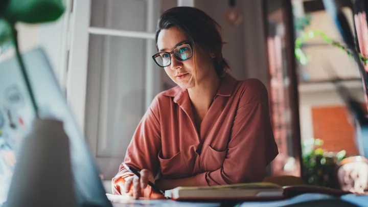 Hur mycket sparar mitt företag på korttidsarbete