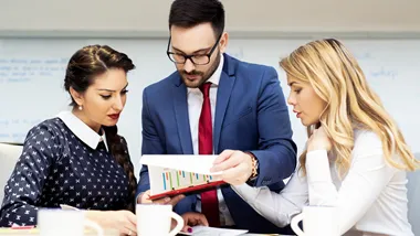 Vem betalar lönen vi korttidsarbete