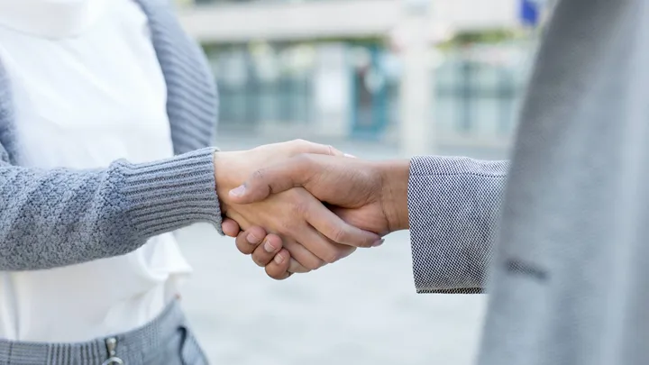 Söka upphandling och lämna anbud som företagare – så gör du