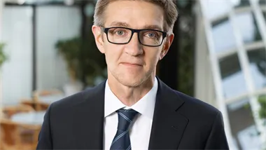 Nu ljusnar la¨get kring inflationen – men riksbankchef varnar