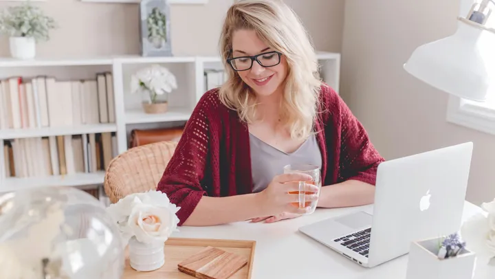 Ja¨mfo¨relse av fo¨retagsformer- enskild firma, aktiebolag och handelsbolag – fo¨rdelar och nackdelar 2025